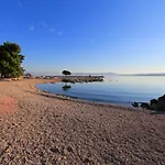 Διαμέρισμα Lena *
