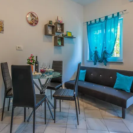 Lena Apartment *