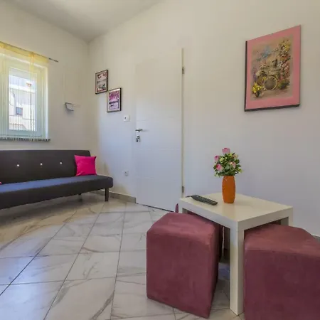 Lena Apartment *