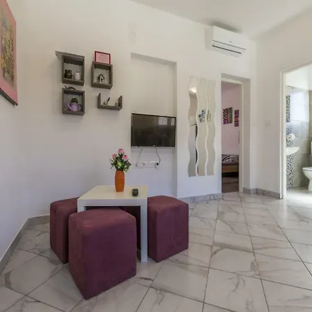 Lena Apartment *