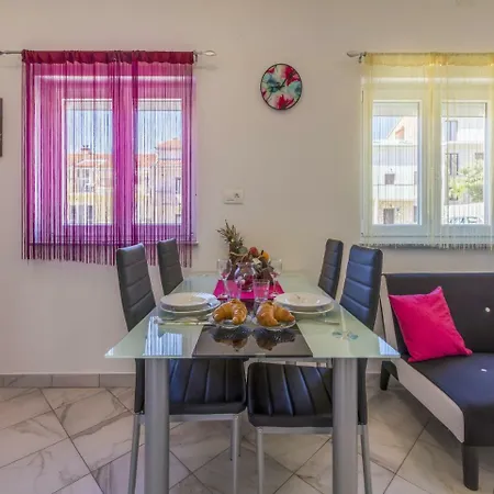 Lena Apartment *